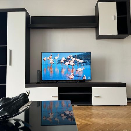 Airy & Beautiful Downtown Apartment Bukurešť Exteriér fotografie